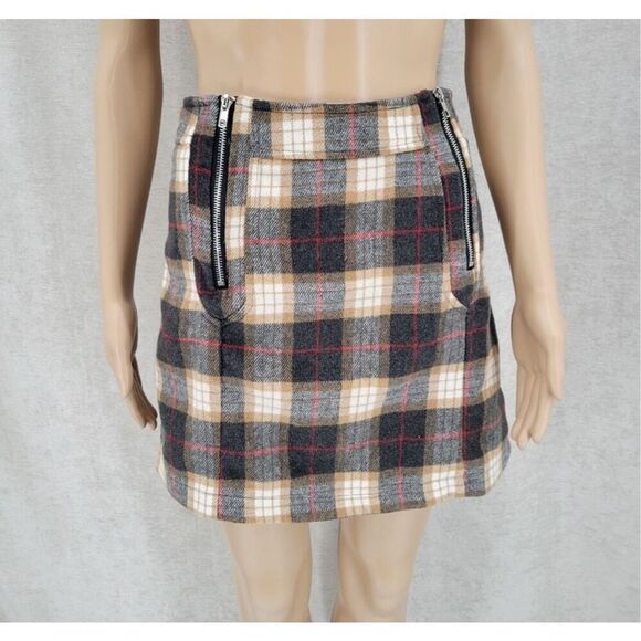✨POL Mini Skirt Size S Brown Tan Plaid Zip Front Flannel✨ - Picture 9 of 13